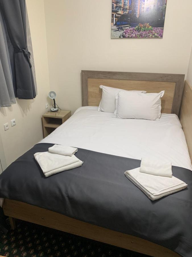 Hotel Oazis Хасково Екстериор снимка