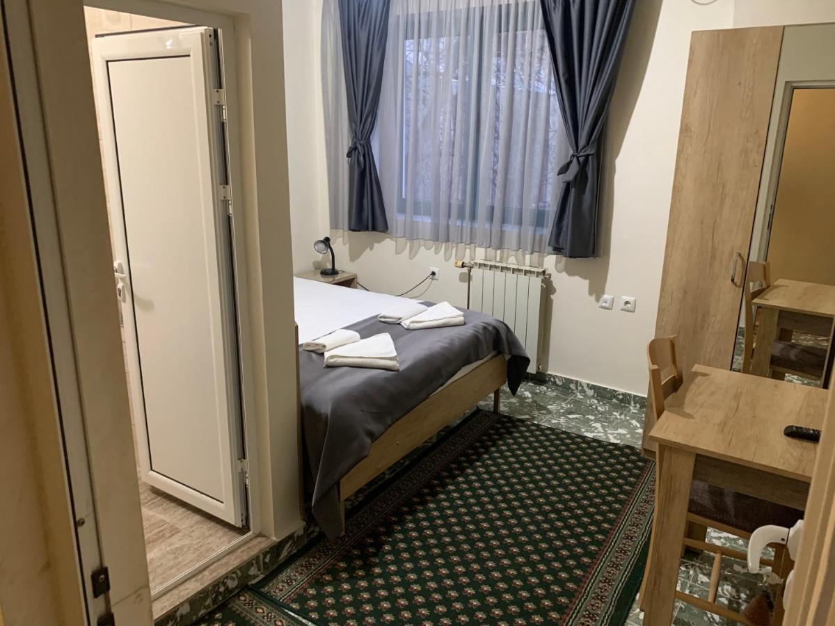 Hotel Oazis Хасково Екстериор снимка