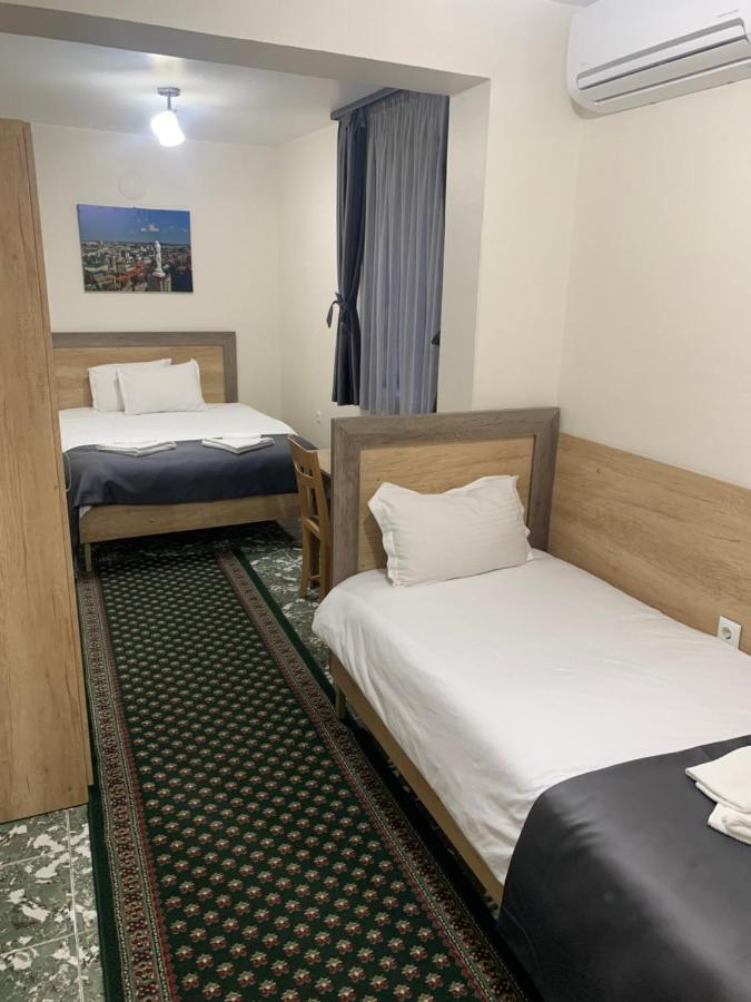 Hotel Oazis Хасково Екстериор снимка